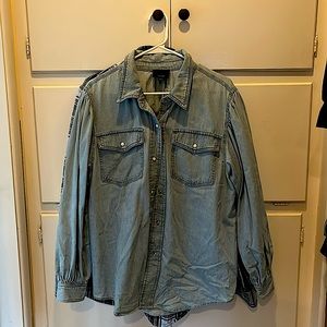 Denim shirt with snaps. Puffy sleeves